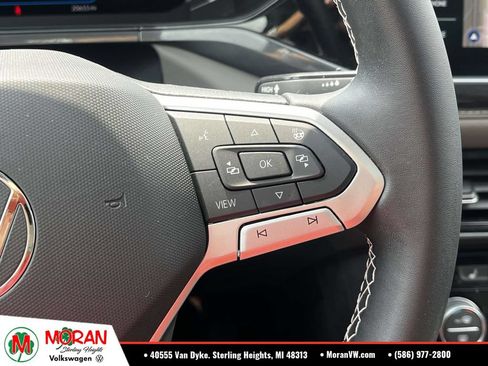 Used 2023 Volkswagen Taos SEL AWD/4WD image 25