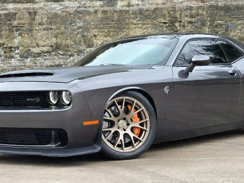 Used 2020 Dodge Challenger SRT Hellcat w/ Plus Package image 5