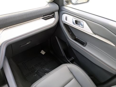 New 2026 Ford Explorer Active w/ Active Comfort Package image 21