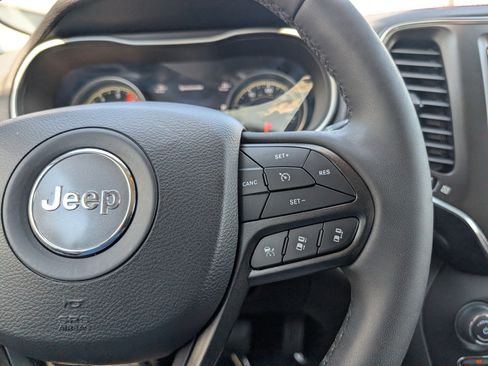 Used 2023 Jeep Cherokee Trailhawk w/ Sun & Sound Group AWD/4WD image 25