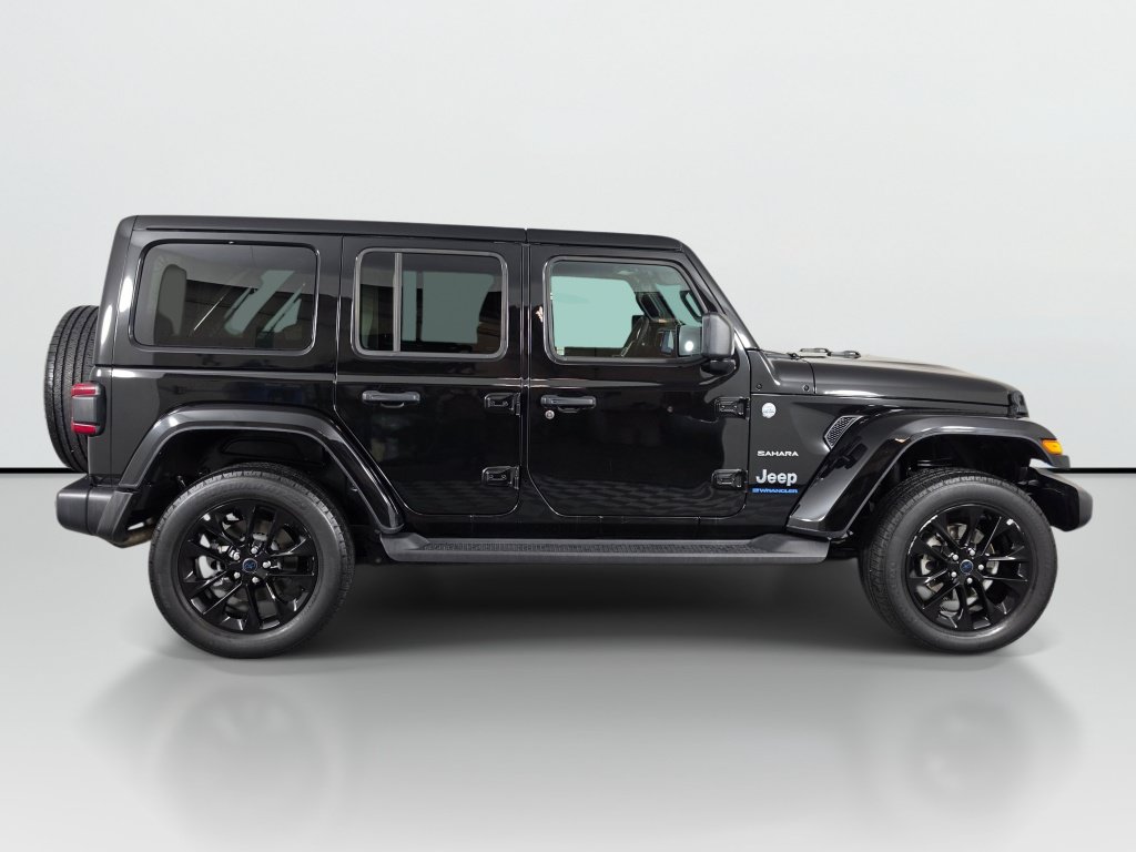 Used 2024 Jeep Wrangler Unlimited Sahara AWD/4WD image 7
