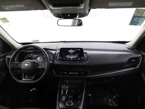 Used 2025 Nissan Rogue SV image 13