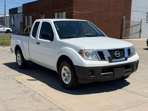 Used 2019 Nissan Frontier S RWD image 4
