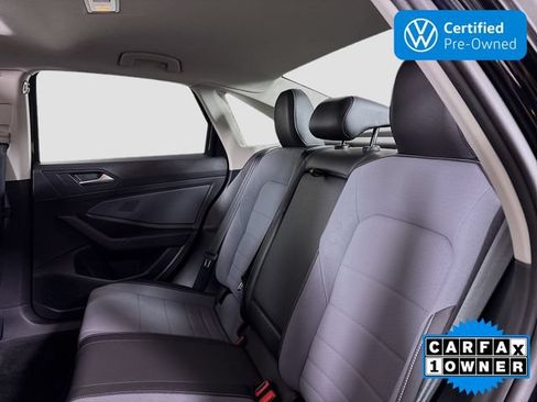 Used 2025 Volkswagen Jetta SE FWD image 24