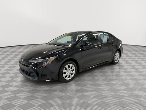 Used 2024 Toyota Corolla LE image 6