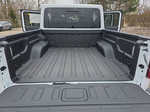 New 2026 Jeep Gladiator Sport AWD/4WD image 12