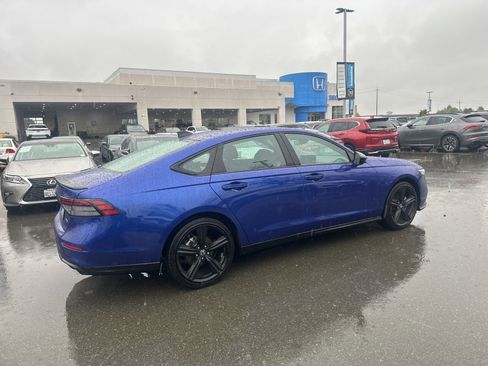 Used 2024 Honda Accord Sport image 3