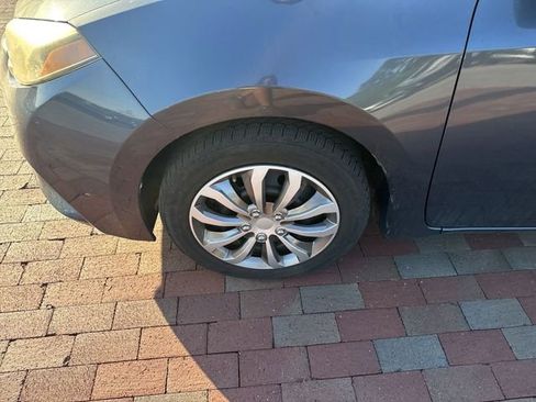 Used 2016 Toyota Corolla LE image 2