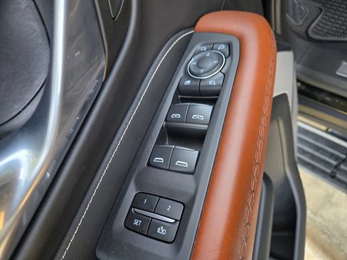 Used 2024 GMC Yukon Denali Ultimate AWD/4WD image 33