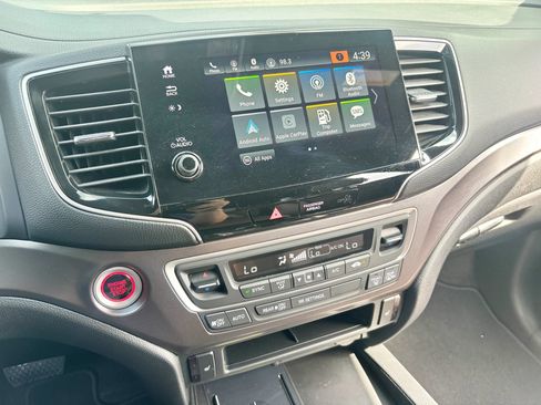 Used 2025 Honda Passport EX-L image 16