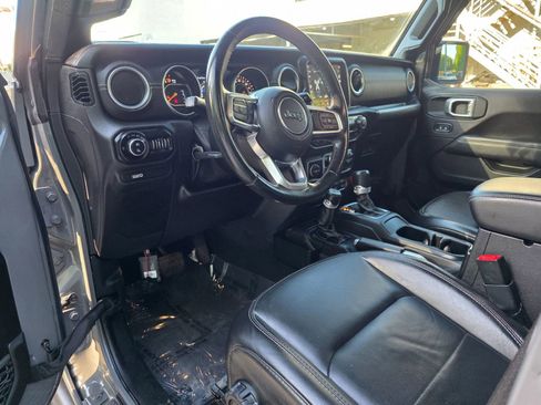 Used 2020 Jeep Gladiator Overland image 12