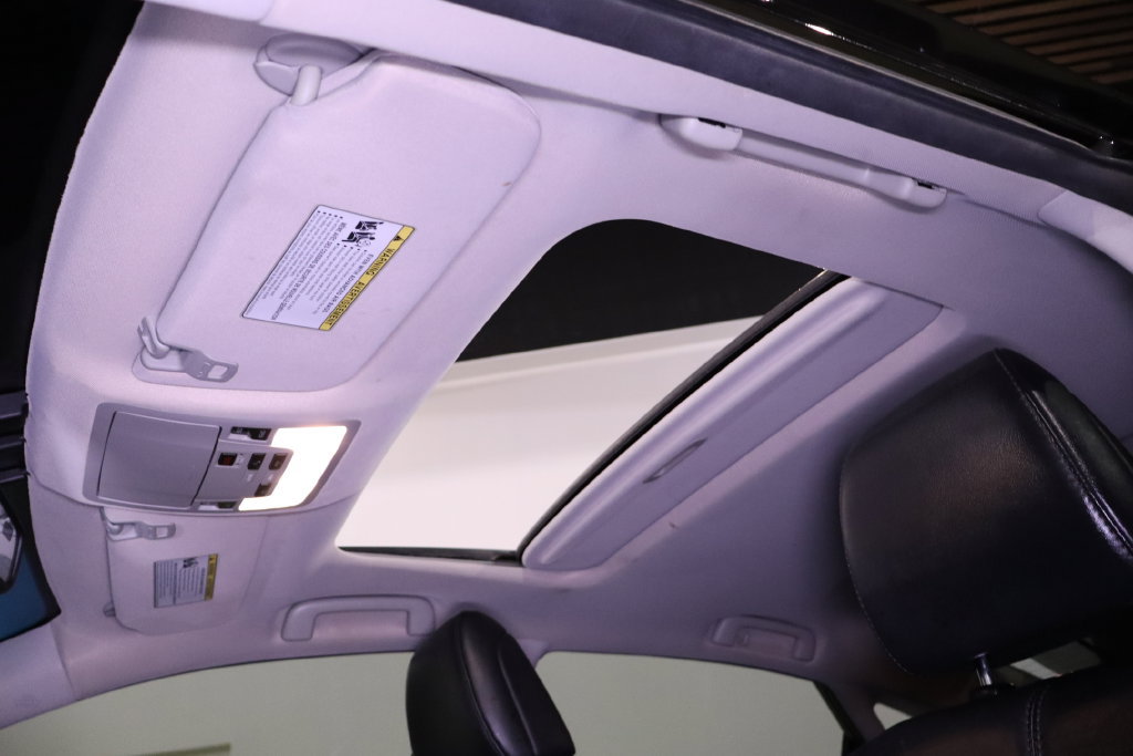 Used 2013 Toyota Avalon Limited FWD image 28