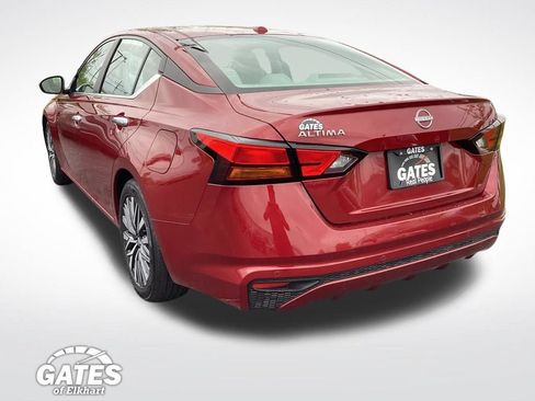 Used 2025 Nissan Altima 2.5 SV FWD image 7