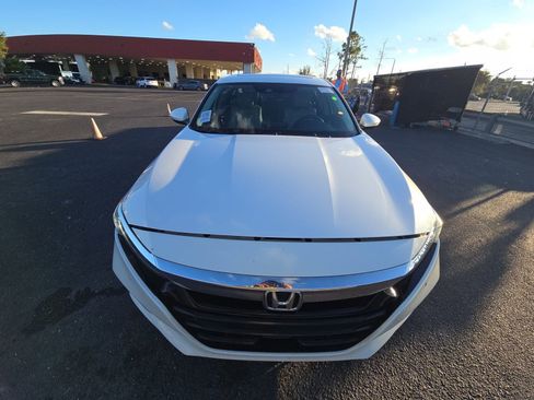 Used 2019 Honda Accord Touring image 5
