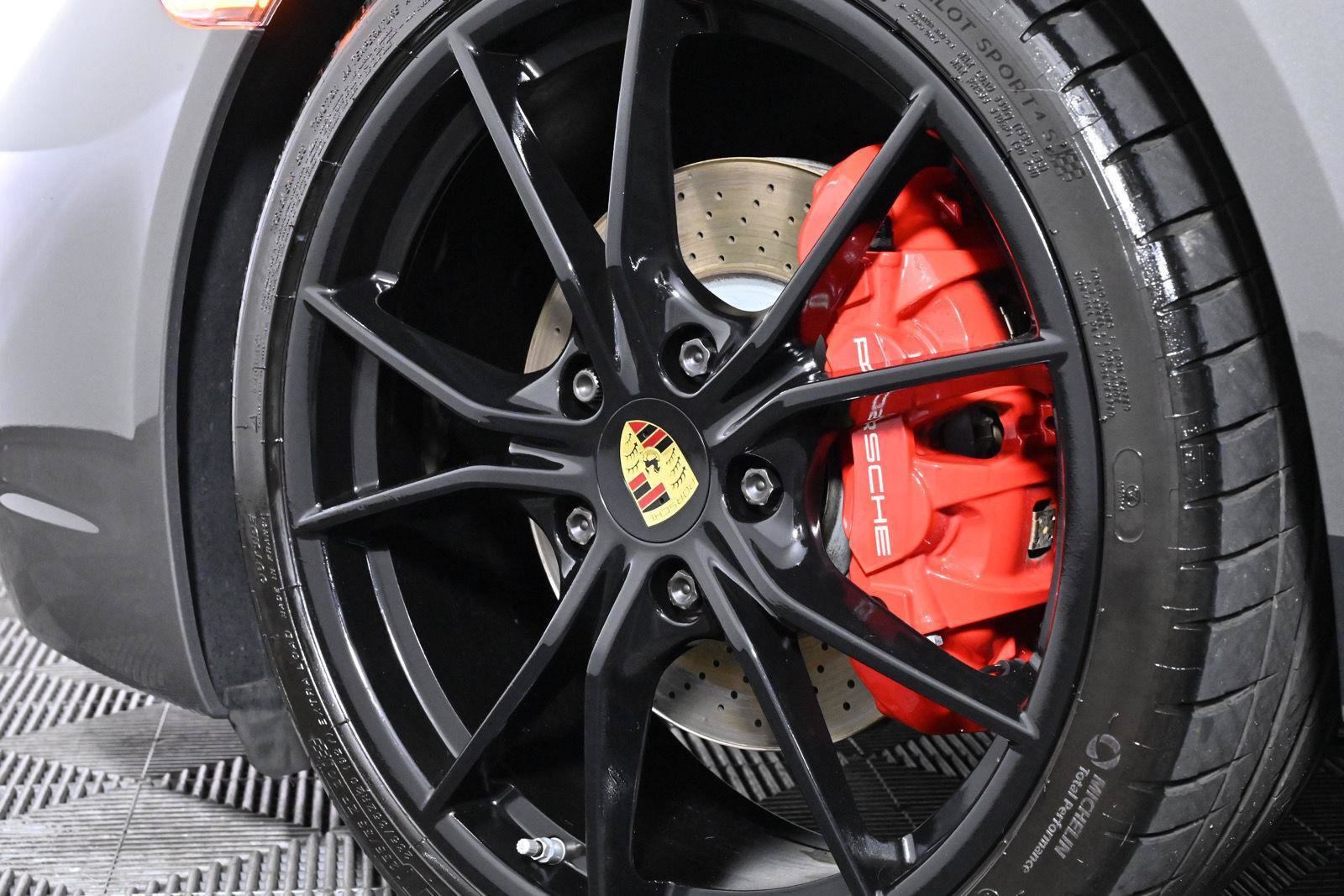 Used 2018 Porsche 718 Cayman GTS RWD image 40