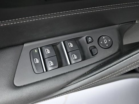 Used 2023 BMW M550i xDrive AWD/4WD image 11