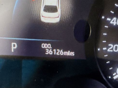 Used 2019 Toyota Avalon XLE w/ Moonroof Package image 16