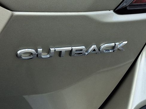 Used 2020 Subaru Outback Limited image 30