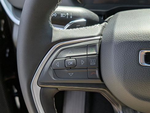 New 2025 Jeep Grand Cherokee Laredo X w/ Luxury Tech Group I image 17