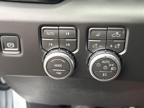New 2026 GMC Sierra 2500 Denali Ultimate AWD/4WD image 32