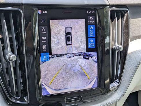 Certified 2024 Volvo XC60 B5 Plus w/ Protection Package Premier AWD/4WD image 18