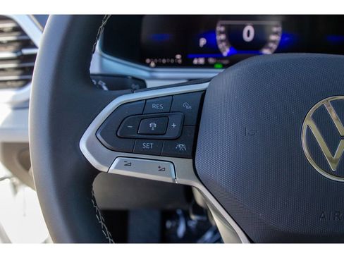 New 2025 Volkswagen Taos SE image 14