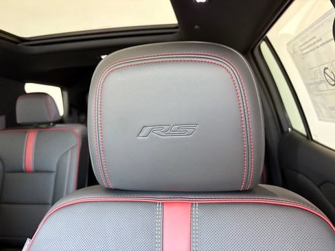 New 2027 Chevrolet Traverse RS w/ LPO, Floor Liner Package FWD image 38