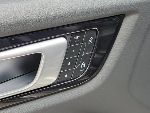 Certified 2023 Porsche Cayenne AWD/4WD image 25