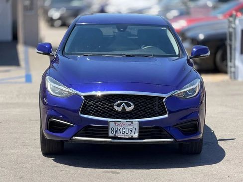 Used 2017 INFINITI QX30 w/ Cargo Package FWD image 4