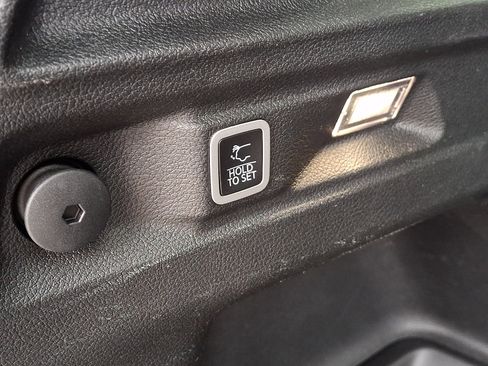 Certified 2023 Jeep Grand Cherokee L Limited AWD/4WD image 30