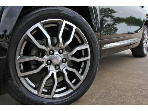 Used 2024 GMC Terrain Denali w/ Denali Premium Package image 29