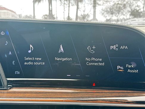 Used 2024 Cadillac Escalade Premium Luxury image 16