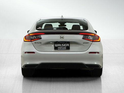 Used 2025 Honda Civic Sport image 4