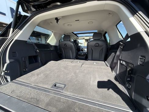 Certified 2025 Lincoln Navigator Reserve AWD/4WD image 22