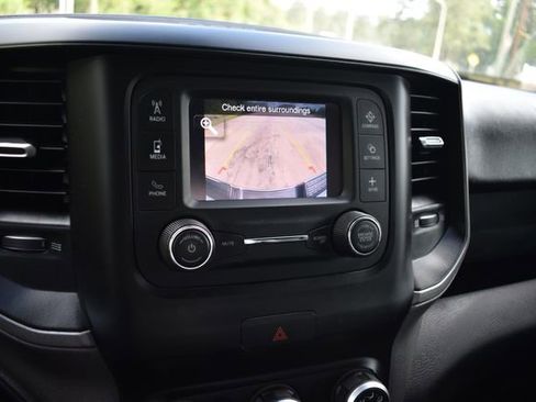 Used 2022 RAM 2500 Tradesman w/ Chrome Appearance Group AWD/4WD image 13