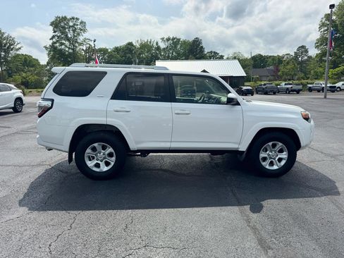 Used 2016 Toyota 4Runner SR5 RWD image 5