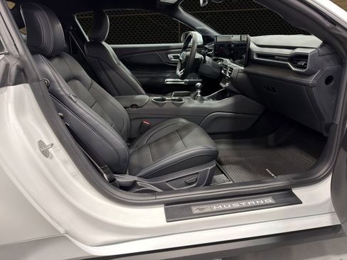 Used 2025 Ford Mustang GT Premium w/ GT Performance Package image 15
