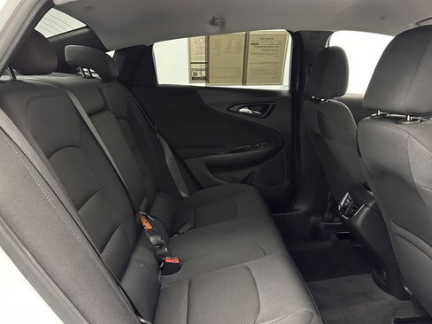 Used 2024 Chevrolet Malibu LT image 32