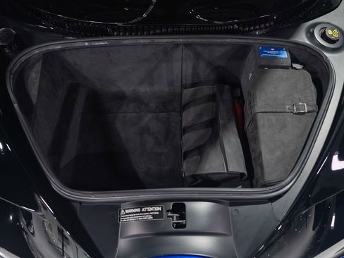 Used 2018 Bugatti Chiron image 34