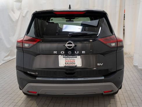 Certified 2023 Nissan Rogue SV image 4