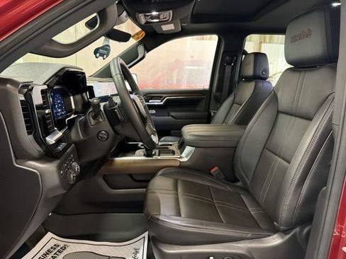 Certified 2024 Chevrolet Silverado 1500 High Country w/ Technology Package AWD/4WD image 11