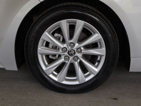 Used 2024 Toyota Corolla LE w/ LE Convenience Package FWD image 26