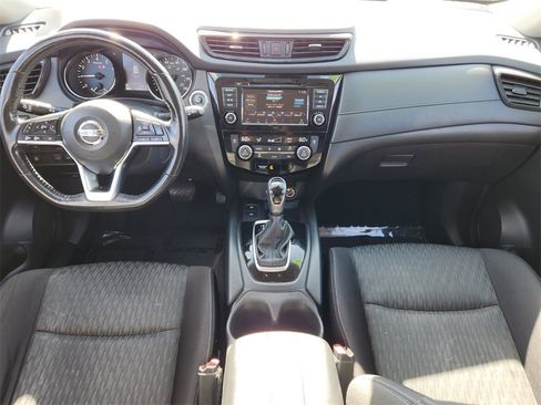 Used 2019 Nissan Rogue SV w/ Premium Package image 18