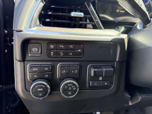 Certified 2025 Chevrolet Tahoe Z71 w/ Z71 Off-Road Package AWD/4WD image 19