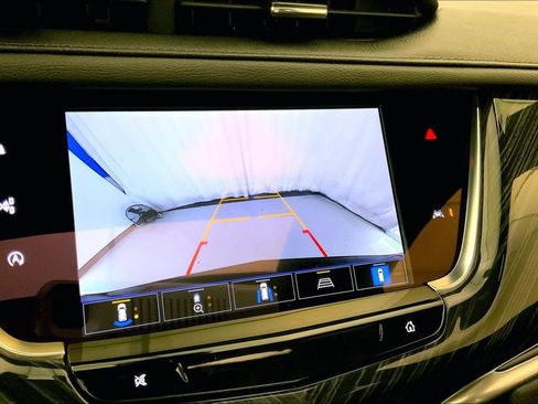 Used 2024 Cadillac XT6 Premium Luxury w/ Technology Package AWD/4WD image 17