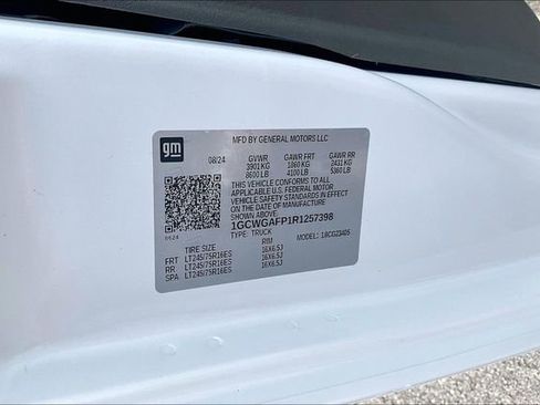 Used 2024 Chevrolet Express 2500 w/ Driver Convenience Package RWD image 30