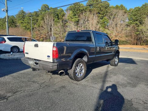 Used 2005 Ford F250 Lariat image 6