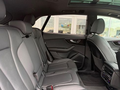 Used 2023 Audi Q8 Prestige w/ Prestige Package AWD/4WD image 10