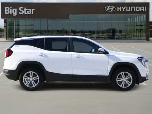 Used 2023 GMC Terrain SLE w/ Driver Convenience Package image 5