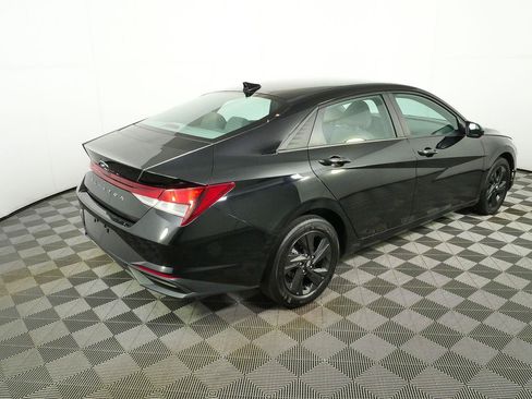 Used 2023 Hyundai Elantra SEL w/ Cargo Package FWD image 9